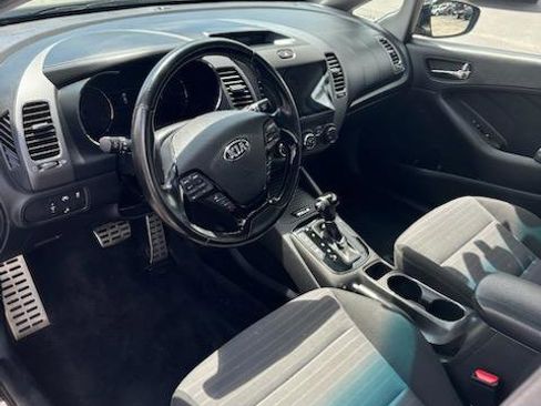 Used 2017 Kia Forte S w/ S Premium Package image 3