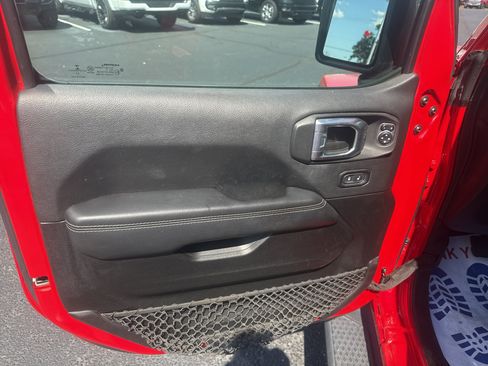 Used 2021 Jeep Gladiator Overland w/ Popular Equipment Package AWD/4WD image 13