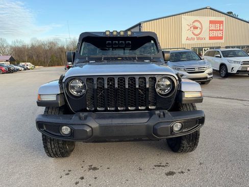 Used 2021 Jeep Gladiator Sport image 11