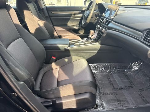 Used 2018 Honda Accord LX image 12