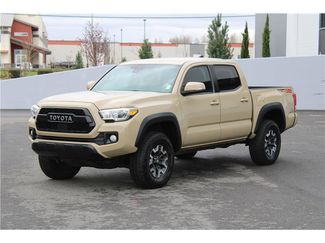 Used 2018 Toyota Tacoma TRD Off-Road w/ Technology Package video 1