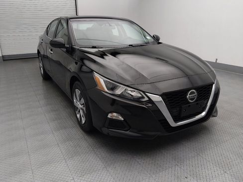 Used 2020 Nissan Altima 2.5 S AWD/4WD image 14