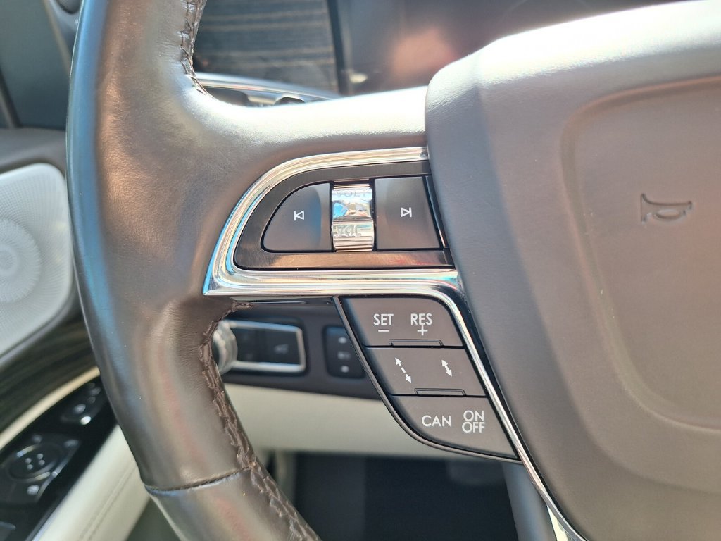 Used 2021 Lincoln Navigator L Black Label w/ Cargo Convenience Package AWD/4WD image 23