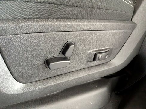 New 2026 RAM 3500 Big Horn AWD/4WD image 15