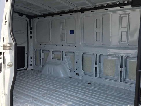 Used 2025 Mercedes-Benz Sprinter 2500 image 15
