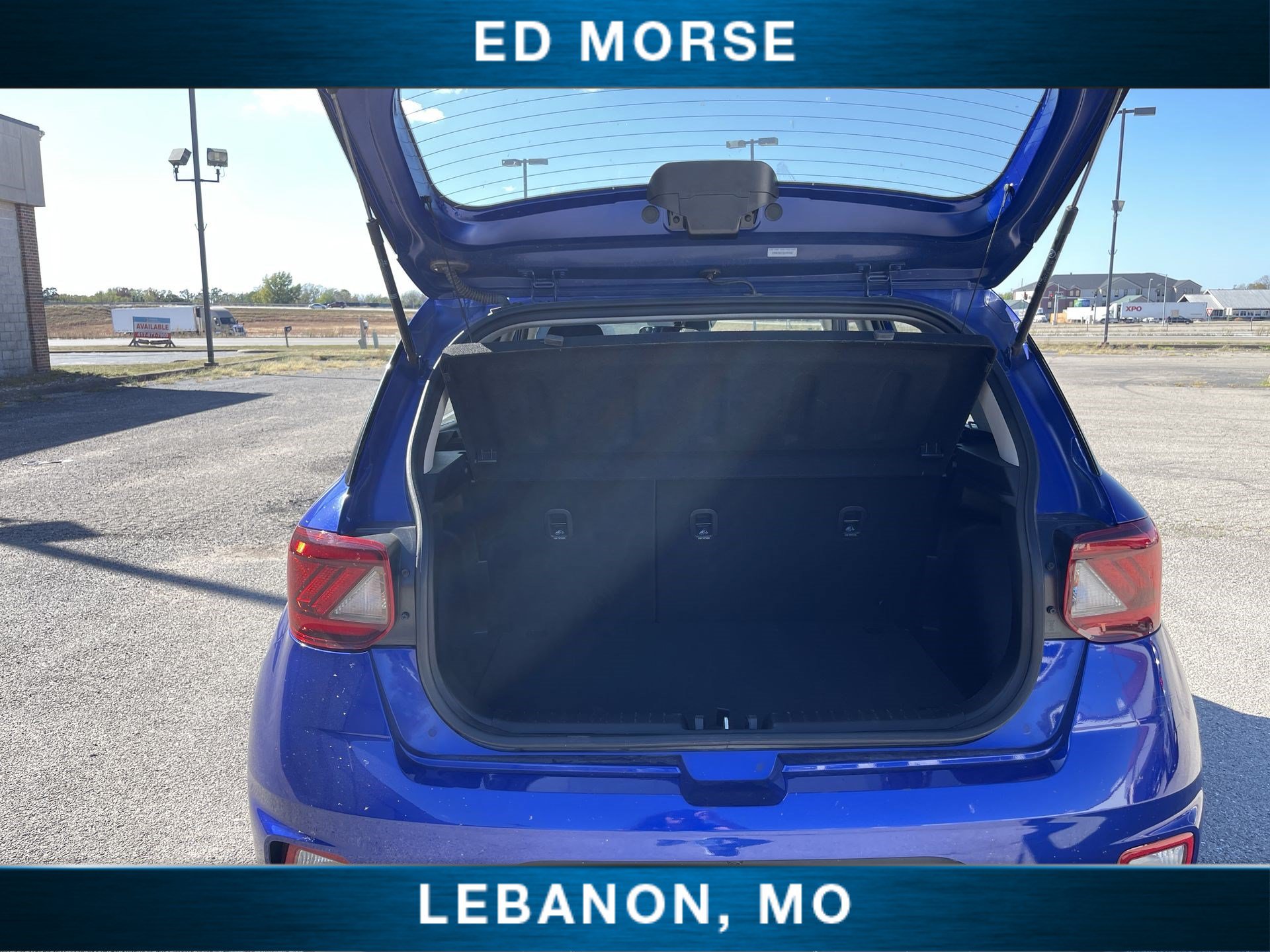 Used 2025 Hyundai Venue SEL FWD image 24