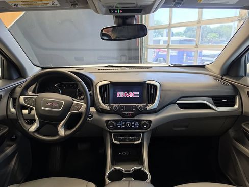 Used 2024 GMC Terrain SLT FWD image 17