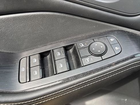 Certified 2022 Nissan Rogue SV w/ SV Premium Package AWD/4WD image 13