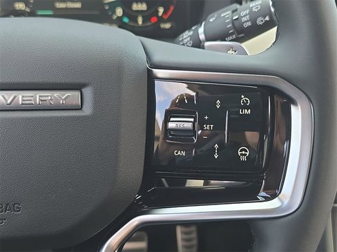 New 2026 Land Rover Discovery Sport Landmark image 18