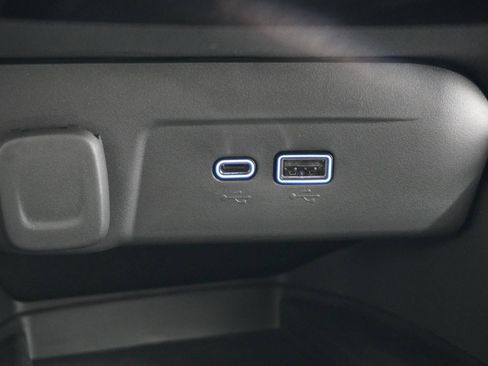 New 2026 Chevrolet Trax RS w/ Sunroof Package image 31