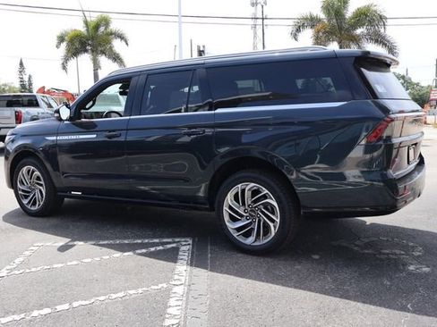 New 2026 Lincoln Navigator L Reserve AWD/4WD image 5