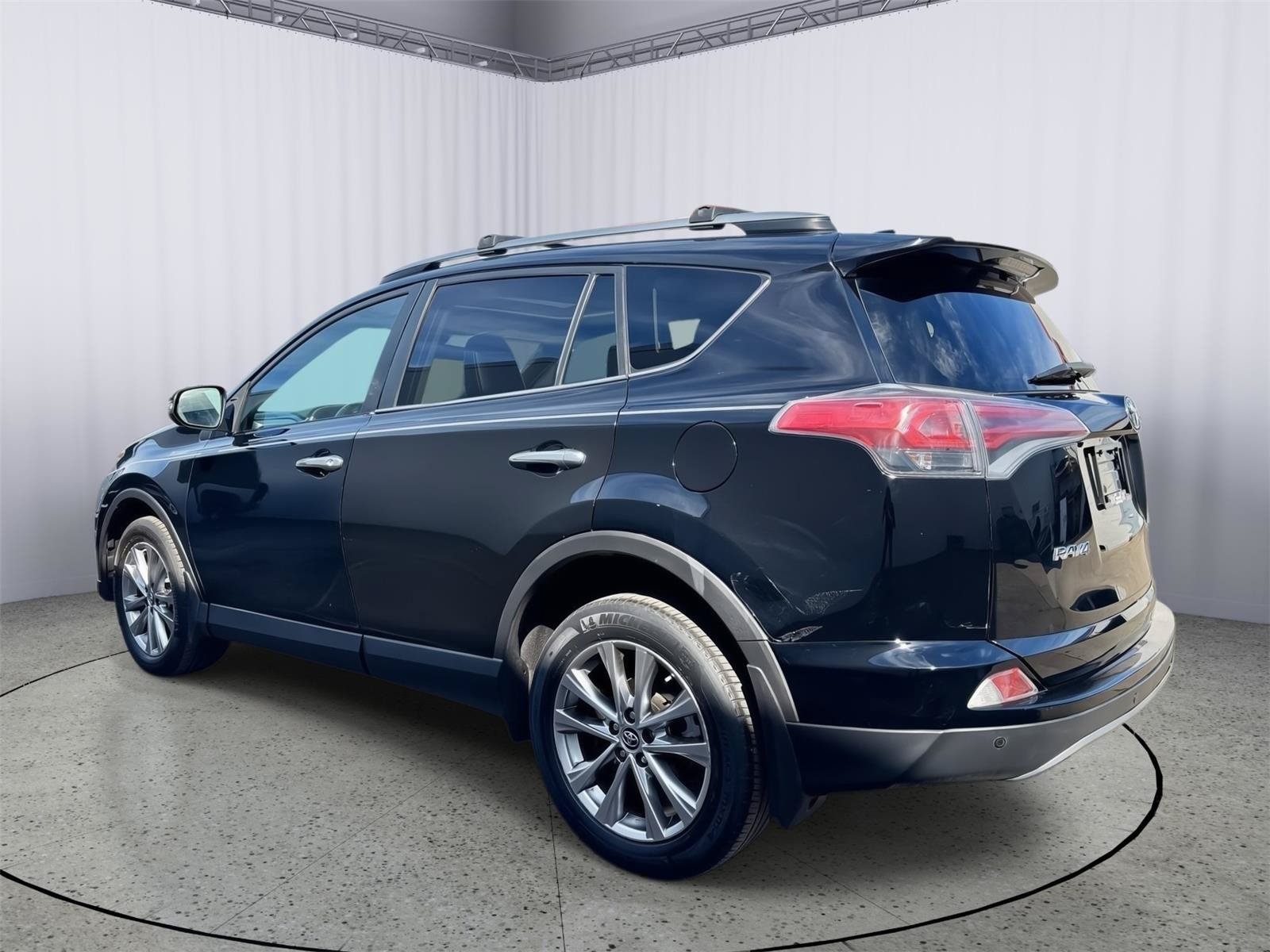 Used 2017 Toyota RAV4 Limited AWD/4WD image 10