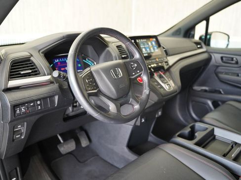 Used 2023 Honda Odyssey Sport image 11