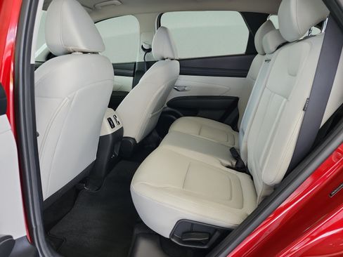 Used 2025 Hyundai Tucson SEL FWD image 17