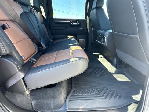 Used 2024 Chevrolet Silverado 2500 High Country w/ High Country Premium Package image 16