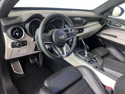 Used 2019 Alfa Romeo Stelvio Ti Sport w/ Quick Order Package 22S Sport AWD/4WD image 4