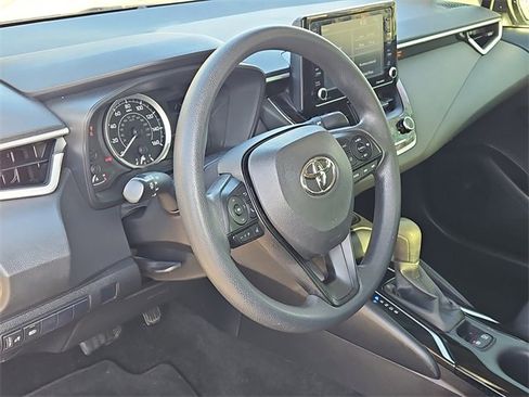 Used 2022 Toyota Corolla LE image 14