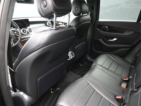 Used 2022 Mercedes-Benz GLC 300 GLC 300 image 10