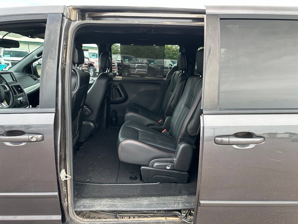 Used 2017 Dodge Grand Caravan GT FWD image 20