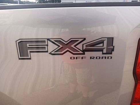 Used 2023 Ford F250 Lariat w/ Black Appearance Package image 14