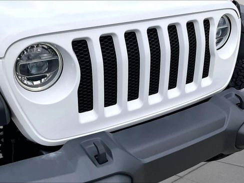 Used 2022 Jeep Wrangler Unlimited Sport AWD/4WD image 29