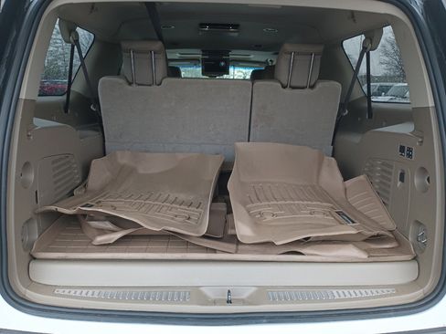 Used 2019 Chevrolet Suburban Premier image 9