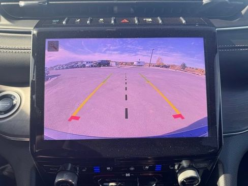 Certified 2025 Jeep Grand Cherokee Overland AWD/4WD image 33