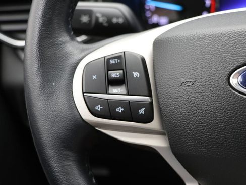 Used 2022 Ford Explorer XLT w/ Equipment Group 202A image 21