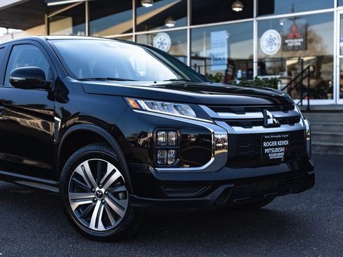 Used 2024 Mitsubishi Outlander Sport SE image 3