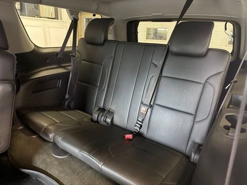 Used 2018 Chevrolet Suburban LT AWD/4WD image 35