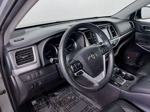 Used 2019 Toyota Highlander Limited image 8