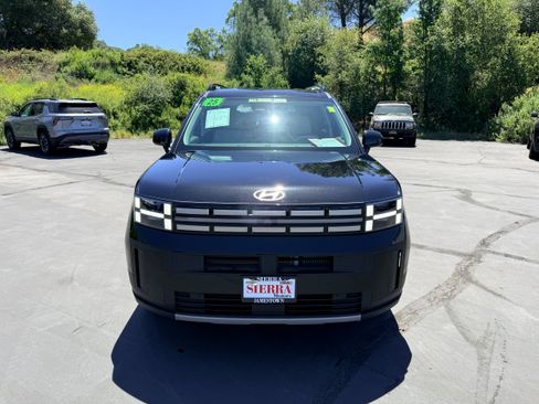 Used 2025 Hyundai Santa Fe SEL AWD/4WD image 3