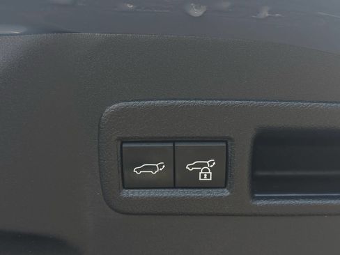 Used 2023 Toyota bZ4X AWD image 37