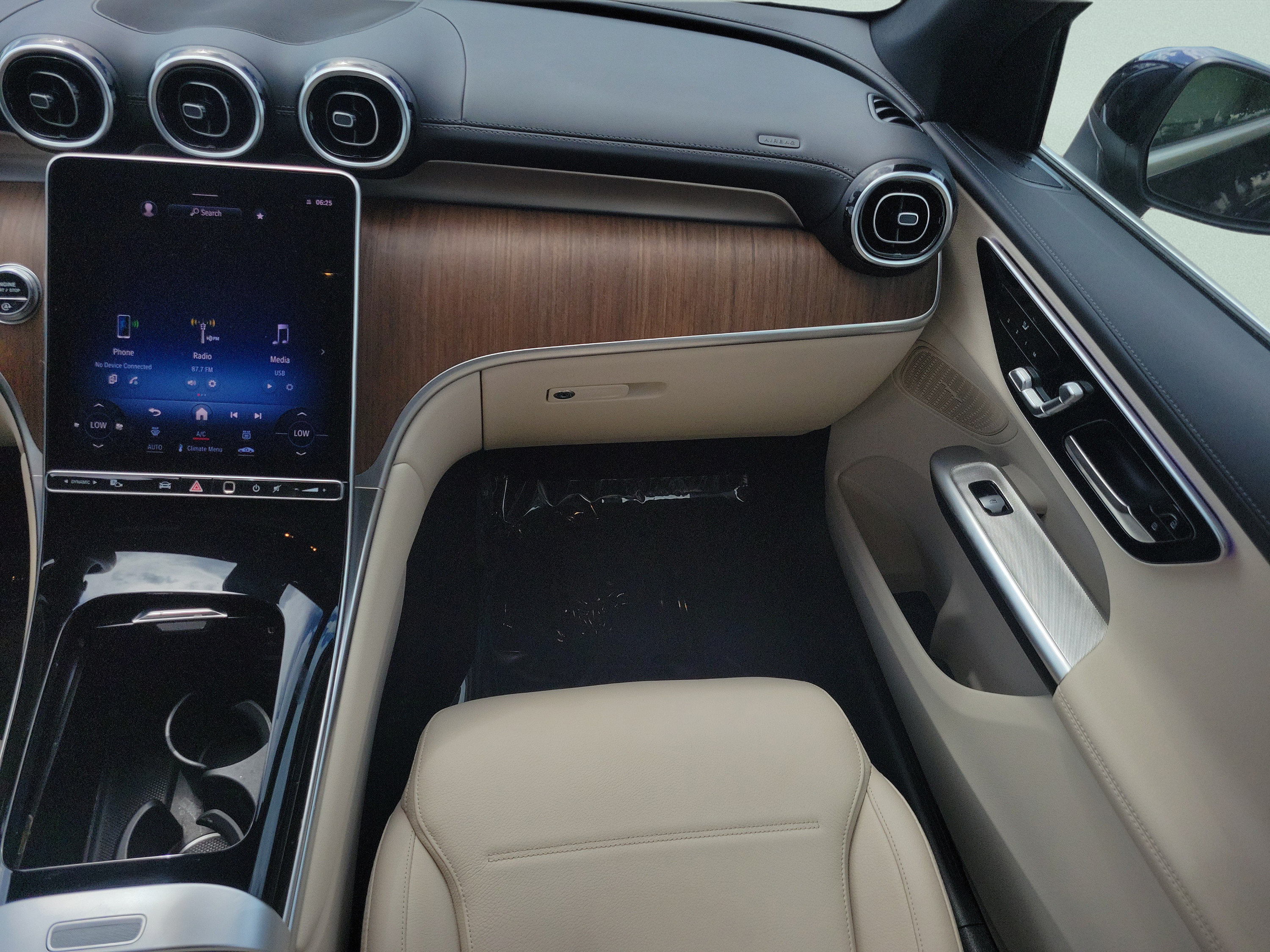 Certified 2024 Mercedes-Benz GLC 300 4MATIC image 15