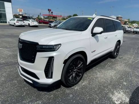 Certified 2023 Cadillac Escalade V w/ LPO, ONYX Package AWD/4WD image 5