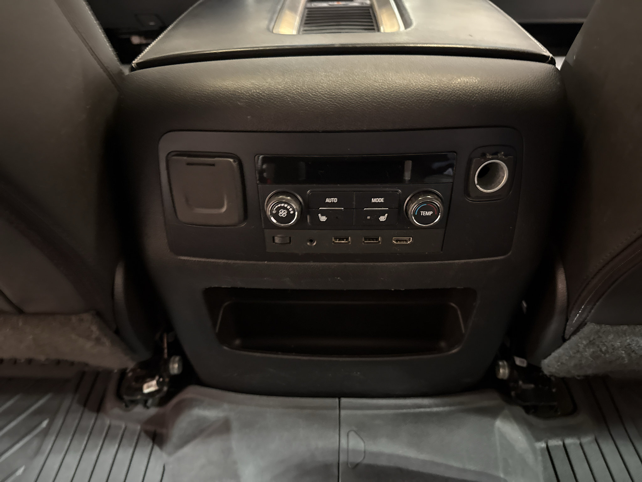 Used 2018 GMC Yukon Denali w/ Denali Ultimate Package AWD/4WD image 22
