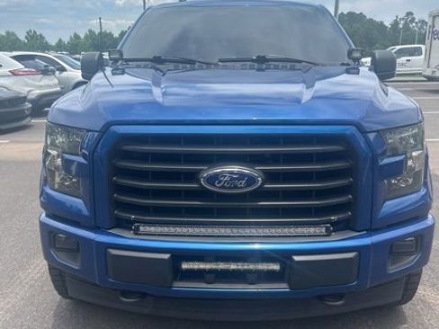 Used 2017 Ford F150 XLT w/ Equipment Group 302A Luxury AWD/4WD image 4