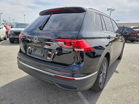 Used 2022 Volkswagen Tiguan SE image 4