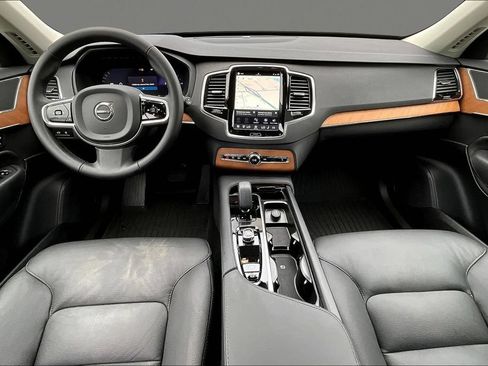 Used 2025 Volvo XC90 T8 Plus w/ Protection Package Premier AWD/4WD image 16