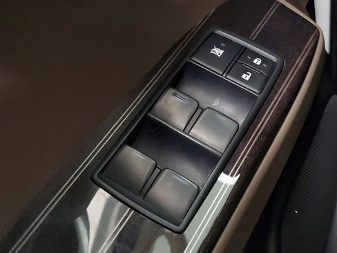 Used 2020 Lexus GX 460 Premium w/ Premium Package image 17