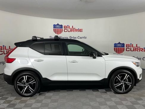 Used 2019 Volvo XC40 T5 R-Design AWD/4WD image 2