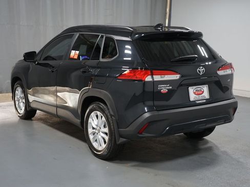 Certified 2025 Toyota Corolla Cross LE image 6