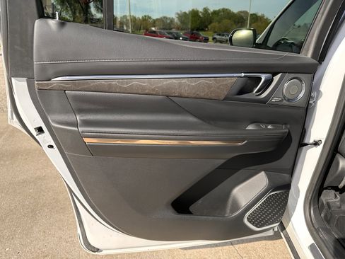 Certified 2025 Buick Enclave Avenir w/ Super Cruise Package image 34