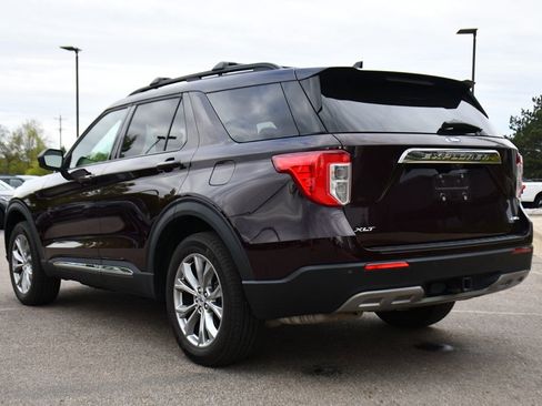 Used 2023 Ford Explorer XLT w/ Equipment Group 202A AWD/4WD image 4