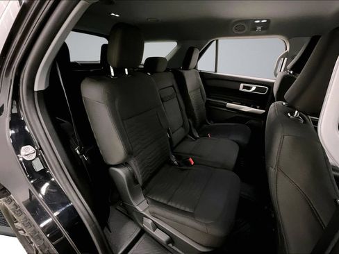 Used 2021 Ford Explorer XLT AWD/4WD image 25