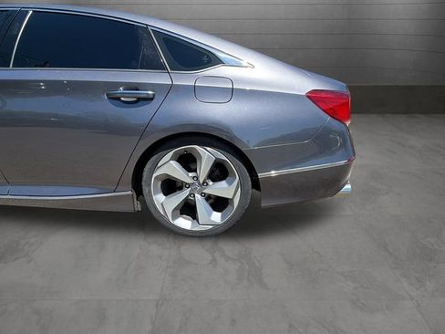 Used 2018 Honda Accord Touring image 34