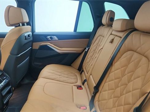 Used 2025 BMW X5 sDrive40i w/ M Sport Package image 30