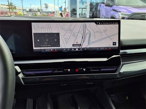 Used 2025 BMW 530i xDrive image 18