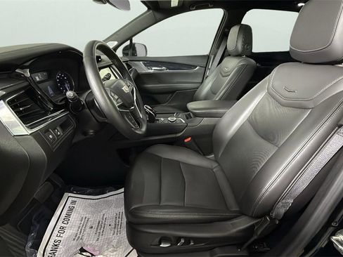 Used 2025 Cadillac XT5 Premium Luxury image 33