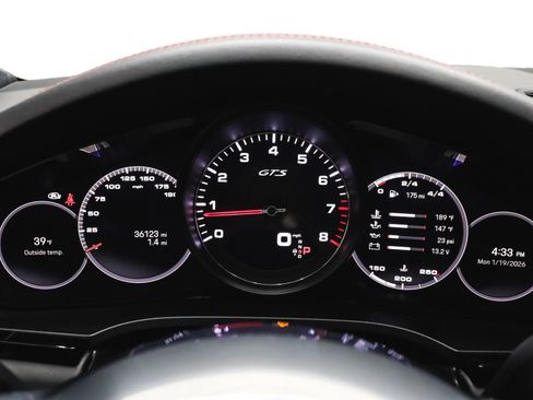 Used 2023 Porsche Cayenne GTS w/ Premium Package image 33